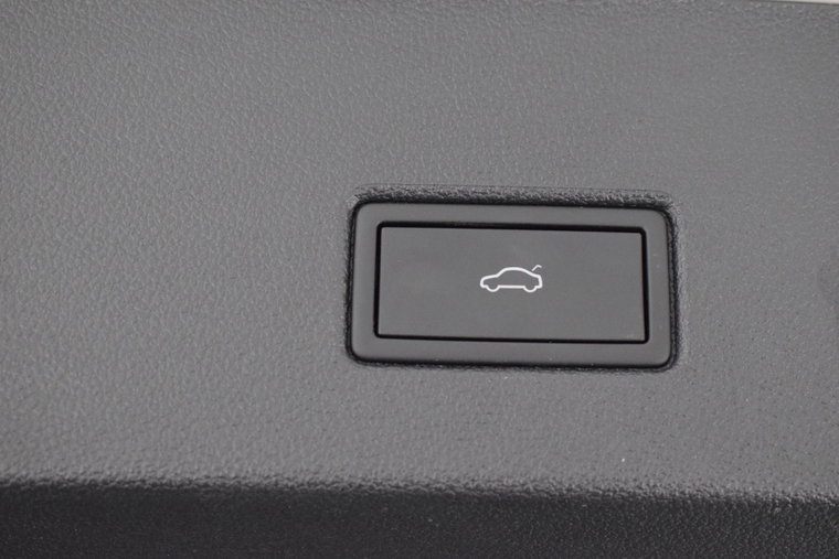 Vehicle Image 48
