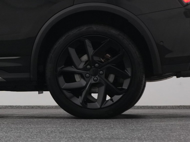 Vehicle Image 40