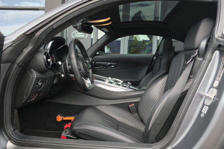 Vehicle Image 10