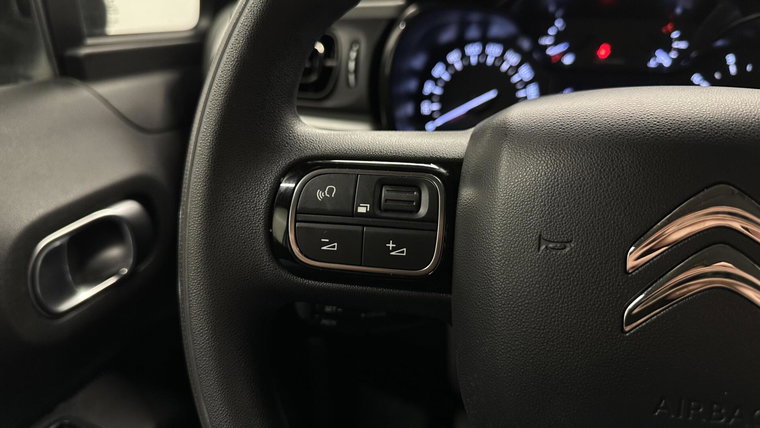 Vehicle Image 26
