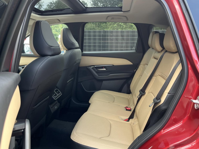 Vehicle Image 17