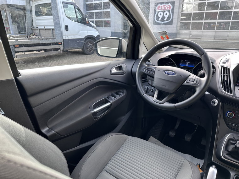 Vehicle Image 17