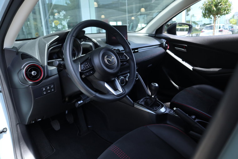 Vehicle Image 15