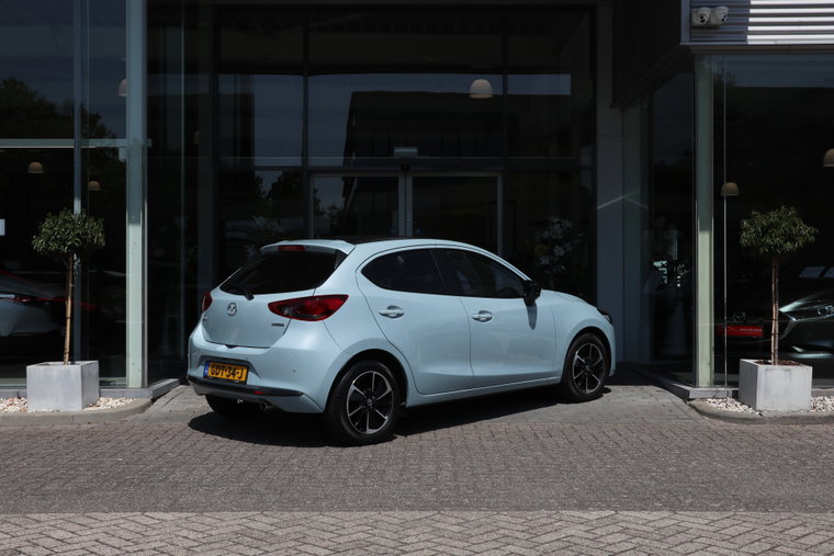 Vehicle Image 4