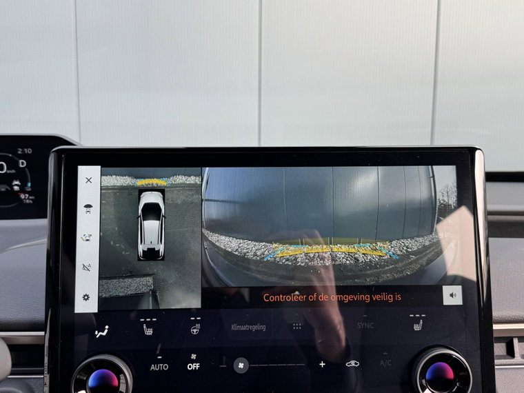 Vehicle Image 35