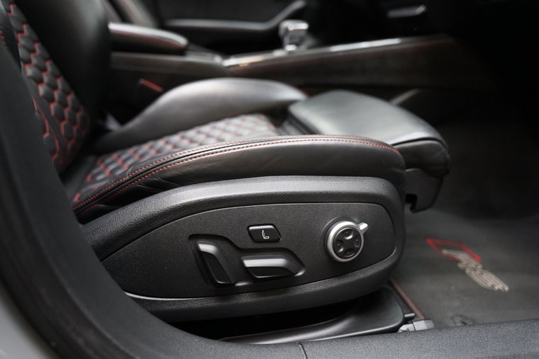 Vehicle Image 37