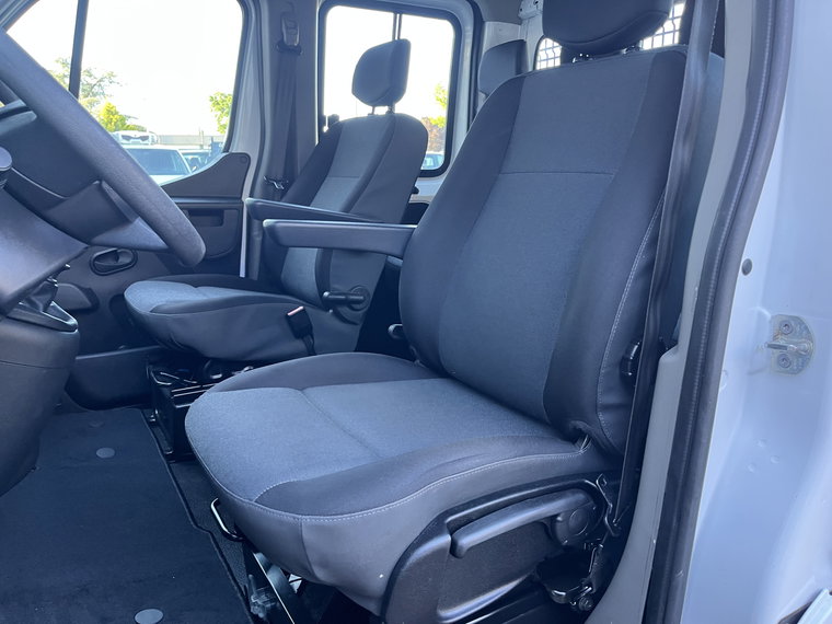 Vehicle Image 32