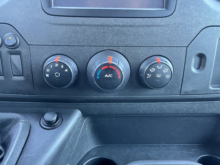Vehicle Image 38