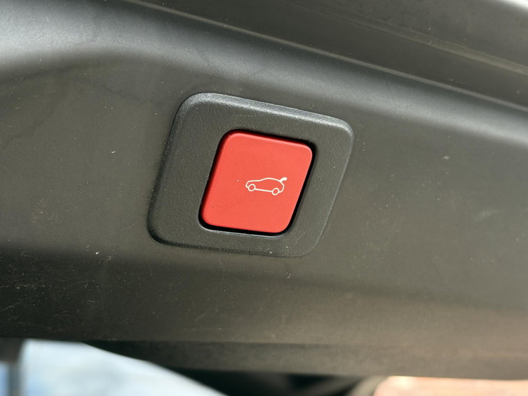 Vehicle Image 38