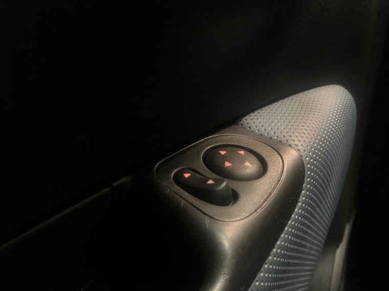 Vehicle Image 34