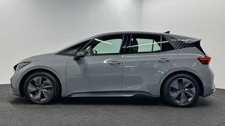 Vehicle Image 8