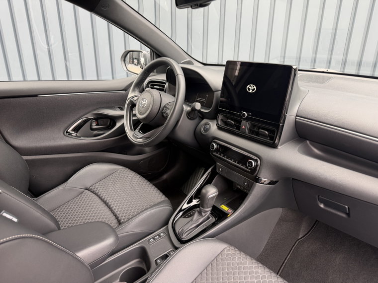 Vehicle Image 15