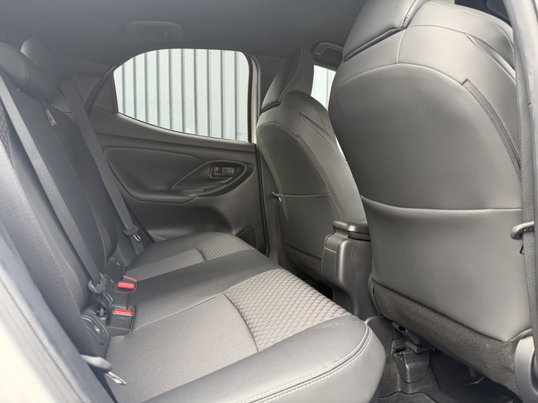 Vehicle Image 19