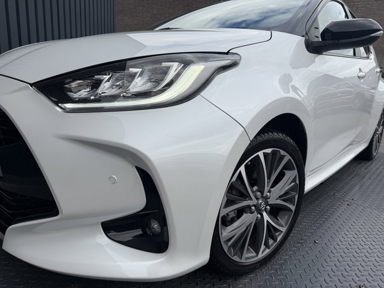Vehicle Image 35
