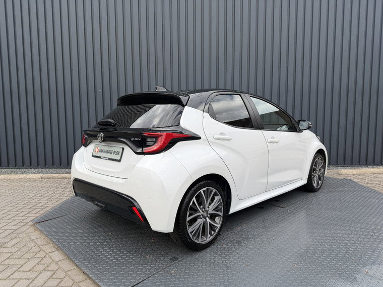 Vehicle Image 9
