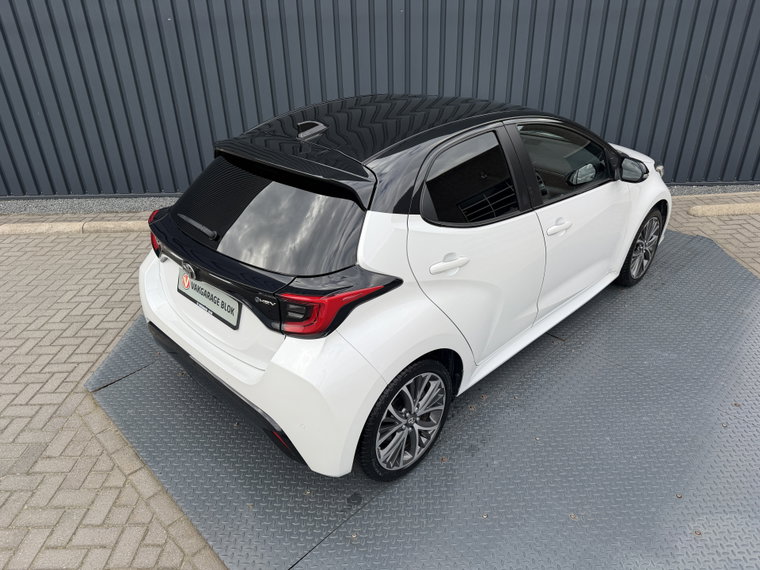 Vehicle Image 10
