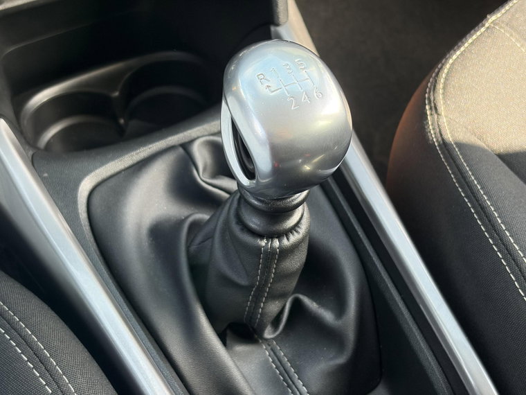 Vehicle Image 26