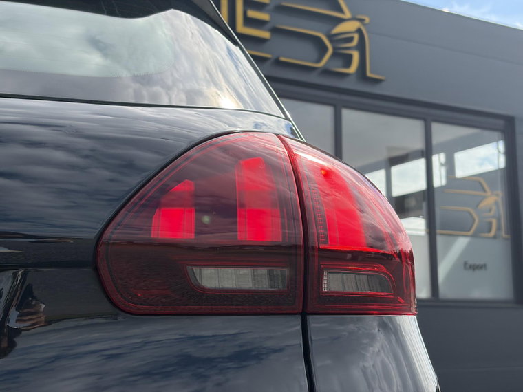 Vehicle Image 33