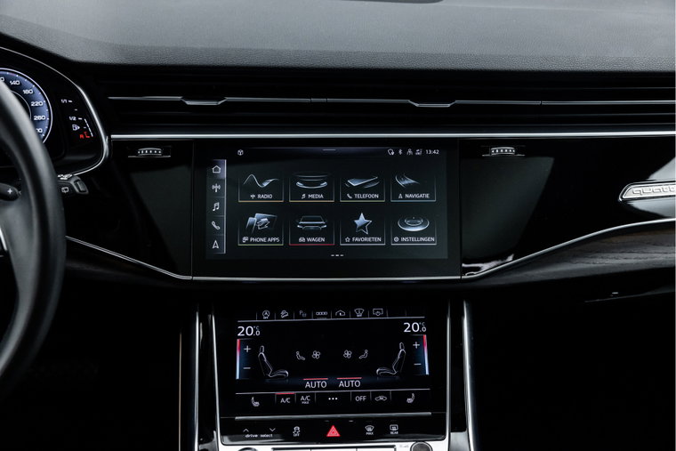 Vehicle Image 30