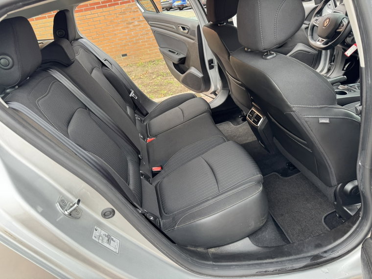 Vehicle Image 28
