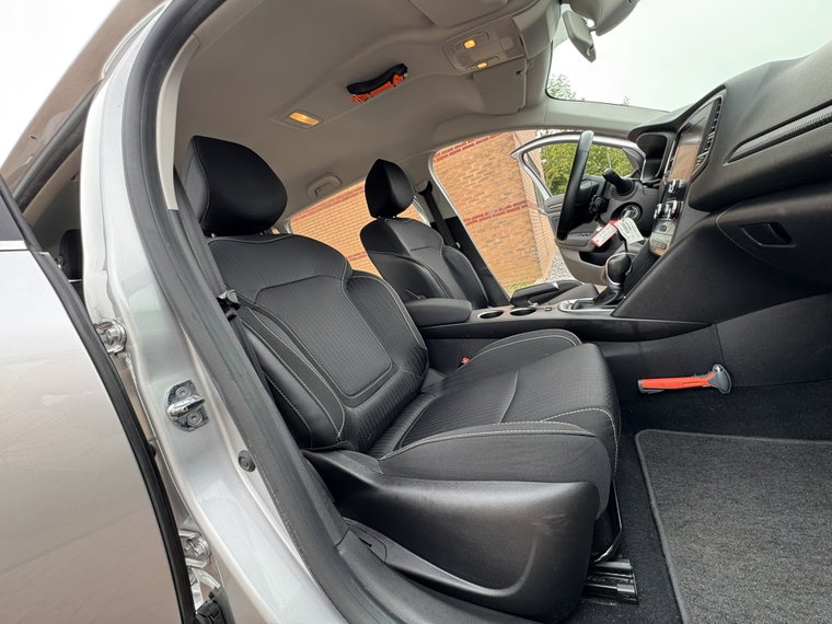 Vehicle Image 30