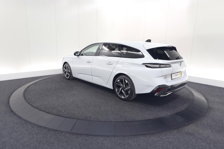 Vehicle Image 38