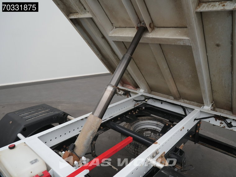 Vehicle Image 28