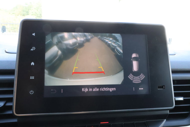 Vehicle Image 25