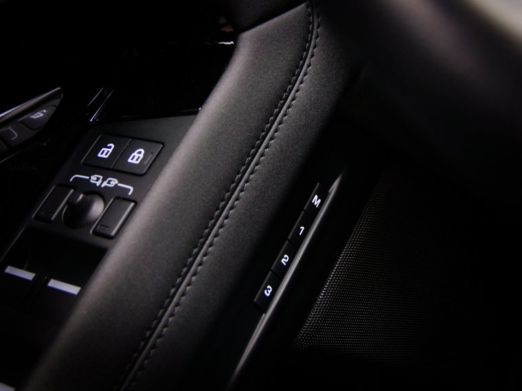 Vehicle Image 32