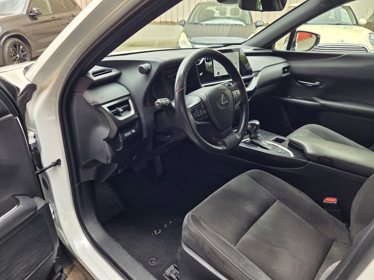 Vehicle Image 12