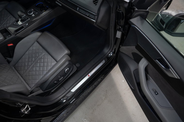 Vehicle Image 36