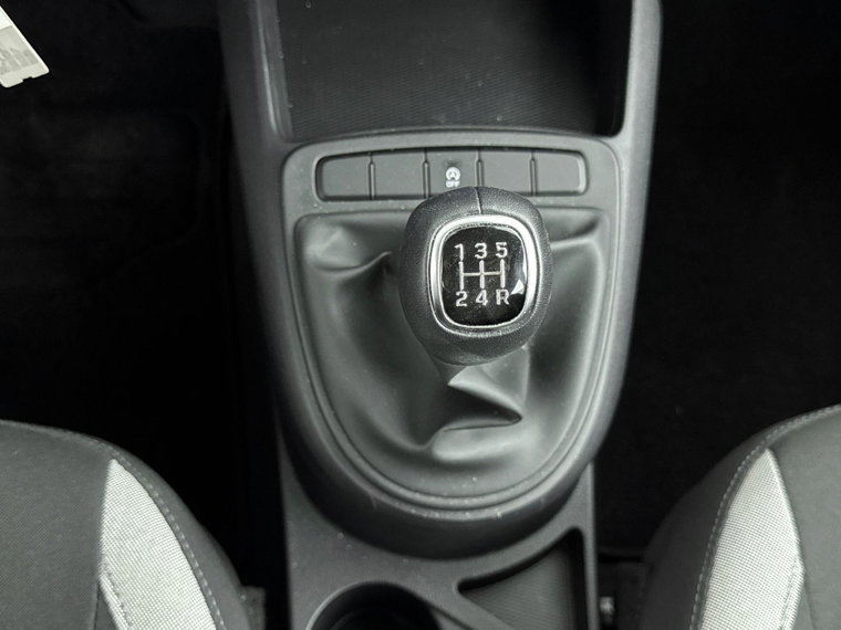 Vehicle Image 25
