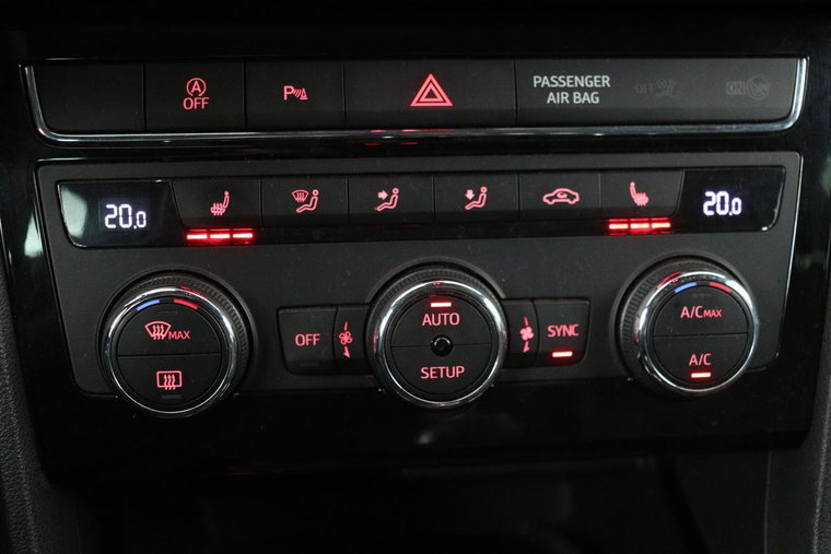 Vehicle Image 28