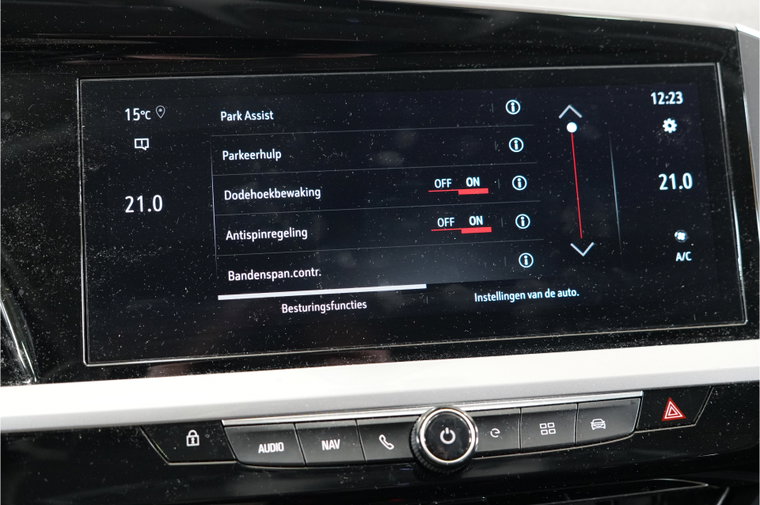 Vehicle Image 21