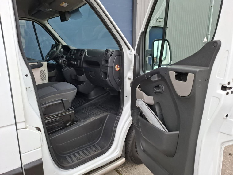 Vehicle Image 38