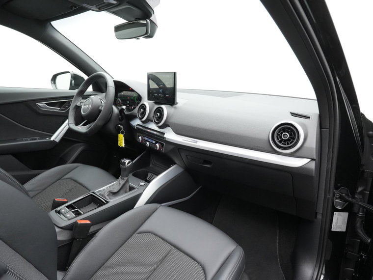 Vehicle Image 32