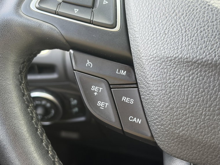 Vehicle Image 29
