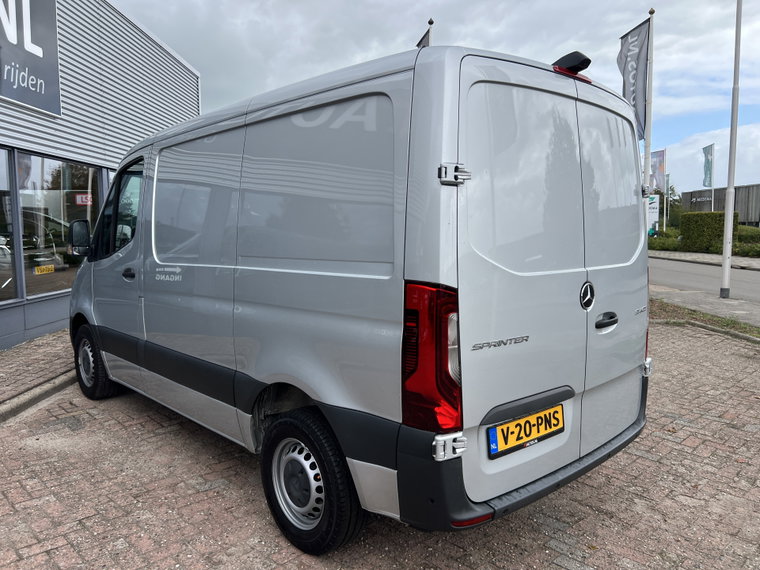 Vehicle Image 28