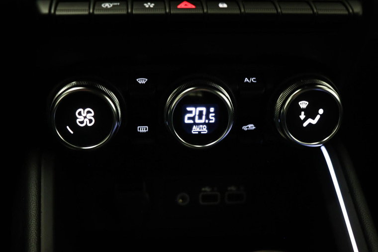 Vehicle Image 38
