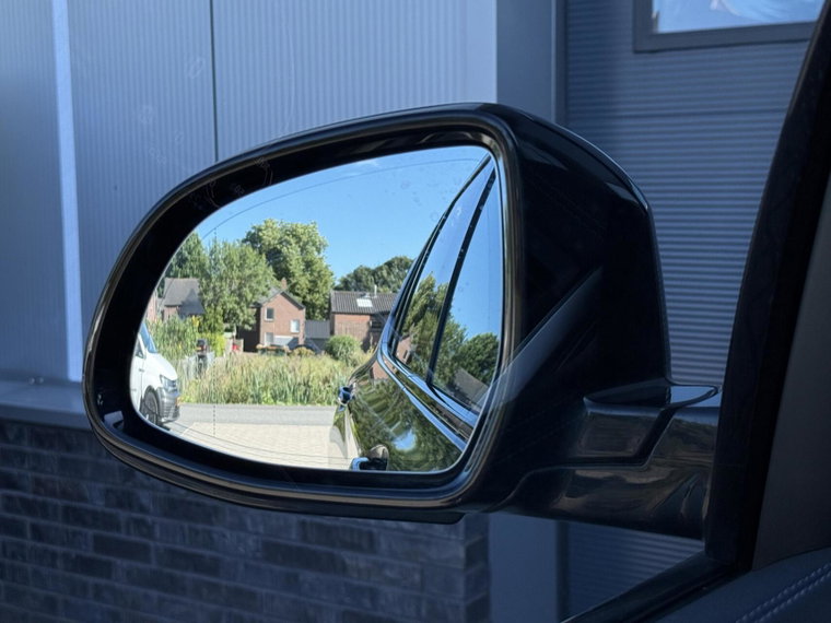 Vehicle Image 36