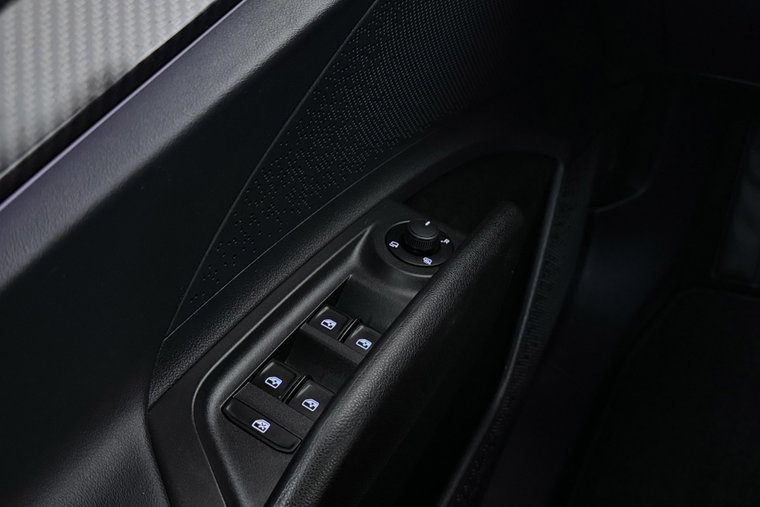 Vehicle Image 38