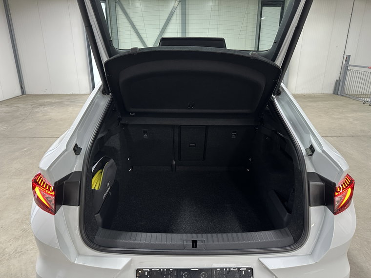 Vehicle Image 33