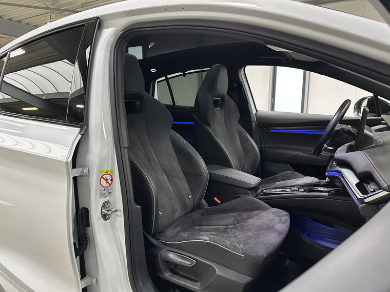 Vehicle Image 37