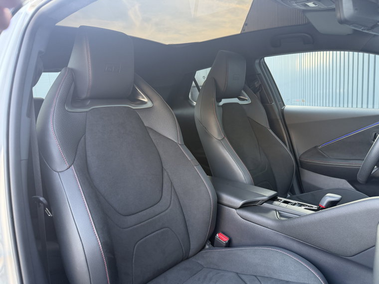 Vehicle Image 21