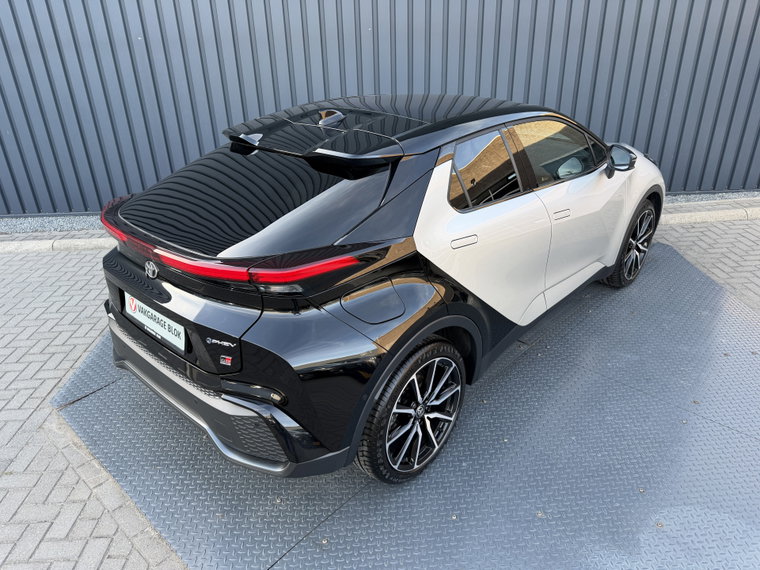 Vehicle Image 10
