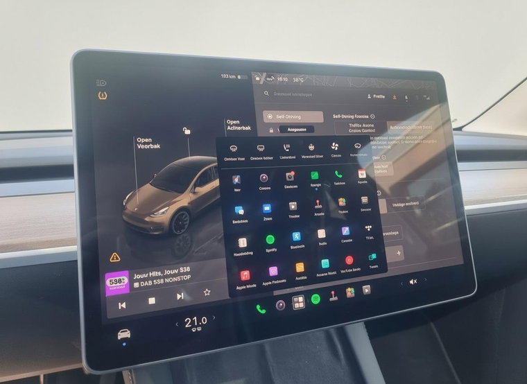 Vehicle Image 11