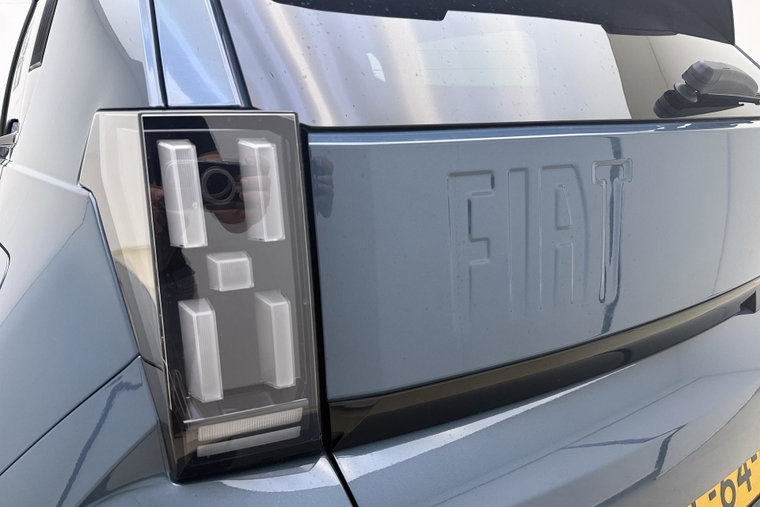 Vehicle Image 32