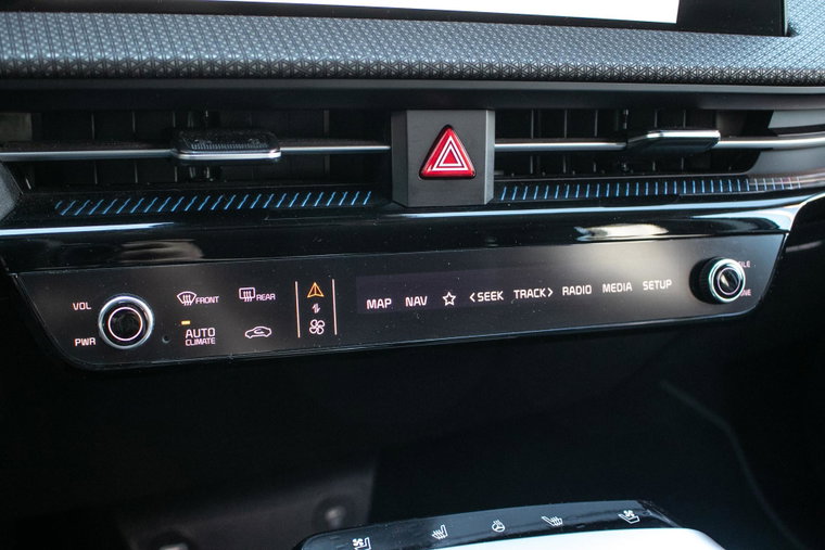 Vehicle Image 26