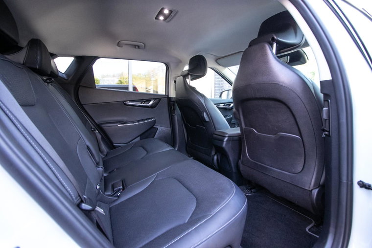 Vehicle Image 8