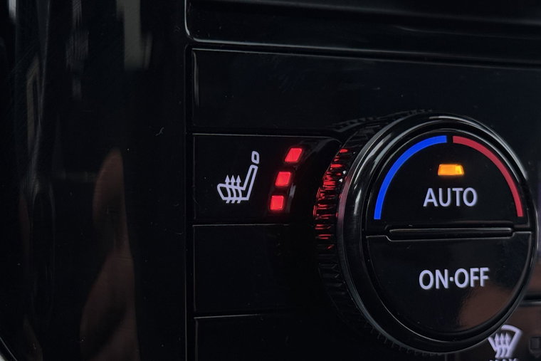 Vehicle Image 32